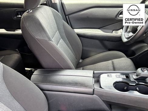 Certified 2025 Nissan Rogue SV FWD image 10