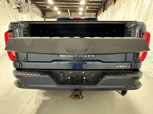 Used 2022 GMC Sierra 2500 AT4 image 44