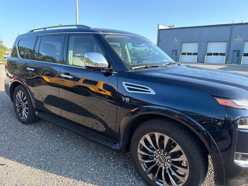 Used 2021 Nissan Armada Platinum RWD image 4