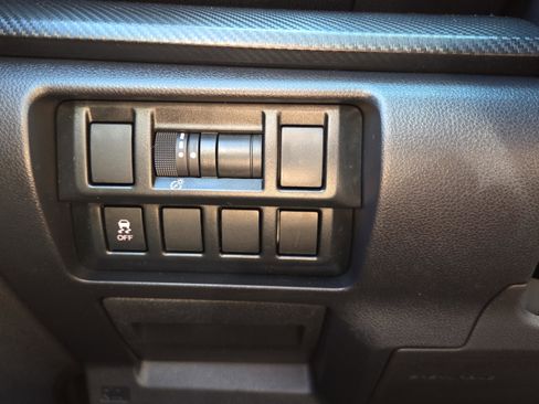 Used 2018 Subaru Crosstrek 2.0i image 31