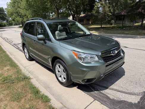 Used 2016 Subaru Forester 2.5i Limited AWD/4WD image 7