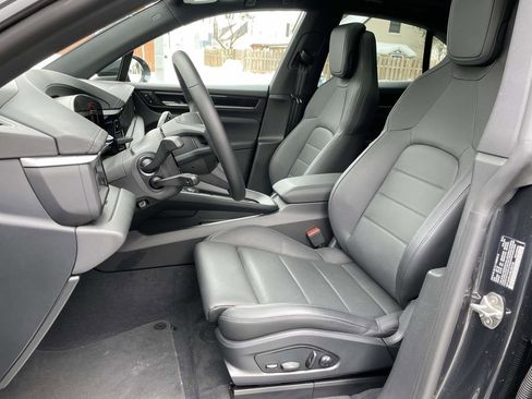 Used 2024 Porsche Macan 4 Electric image 5