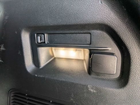 Used 2022 Ford Explorer XLT w/ Equipment Group 202A AWD/4WD image 16