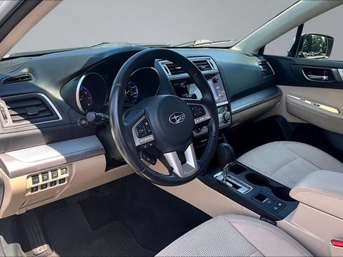 Used 2017 Subaru Outback 2.5i Premium AWD/4WD image 16