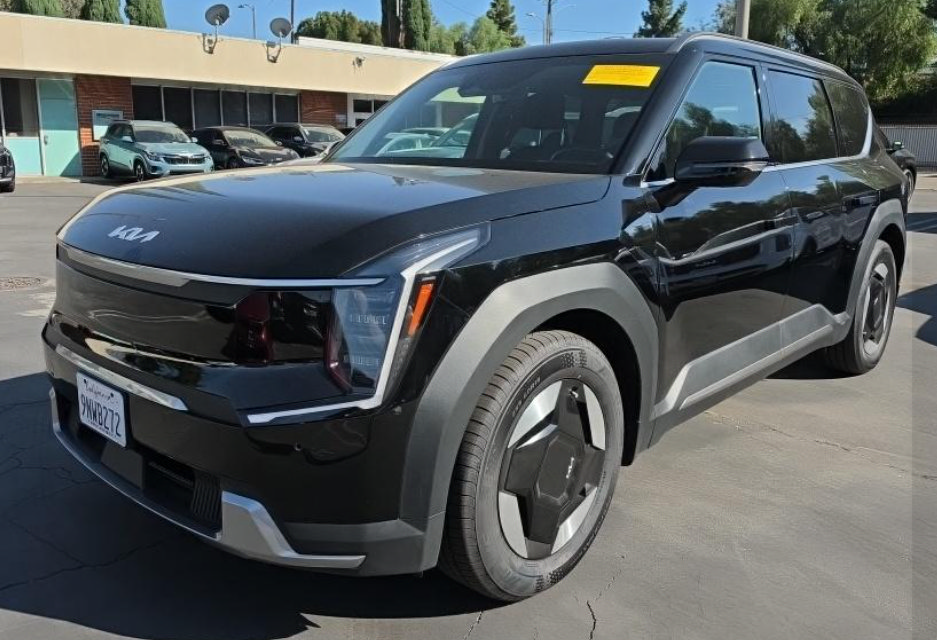 Used 2024 Kia EV9 Wind AWD/4WD image 1