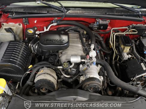 Used 1999 Chevrolet Suburban 2500 w/ Preferred Equipment Group 2 image 39