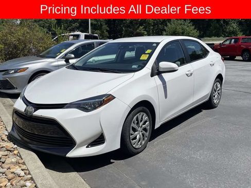 Used 2018 Toyota Corolla LE FWD image 1