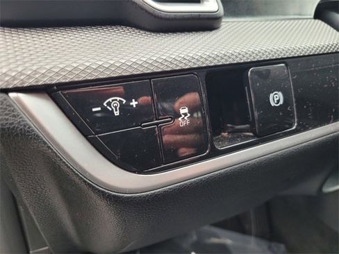 Used 2023 Kia Sportage LX image 19