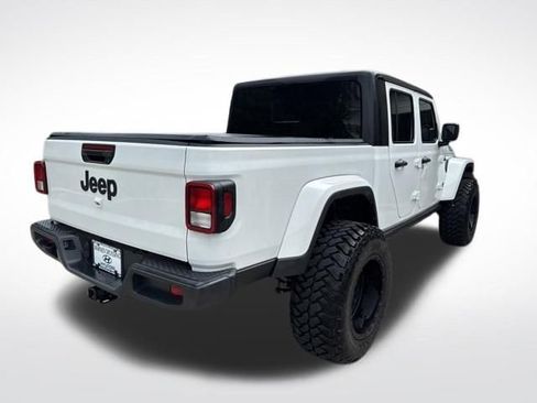 Used 2023 Jeep Gladiator Sport AWD/4WD image 3