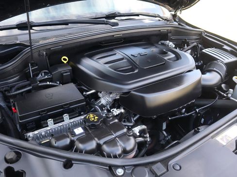 Used 2019 Jeep Grand Cherokee Laredo w/ 18" Wheel & 8.4" Radio Group image 38