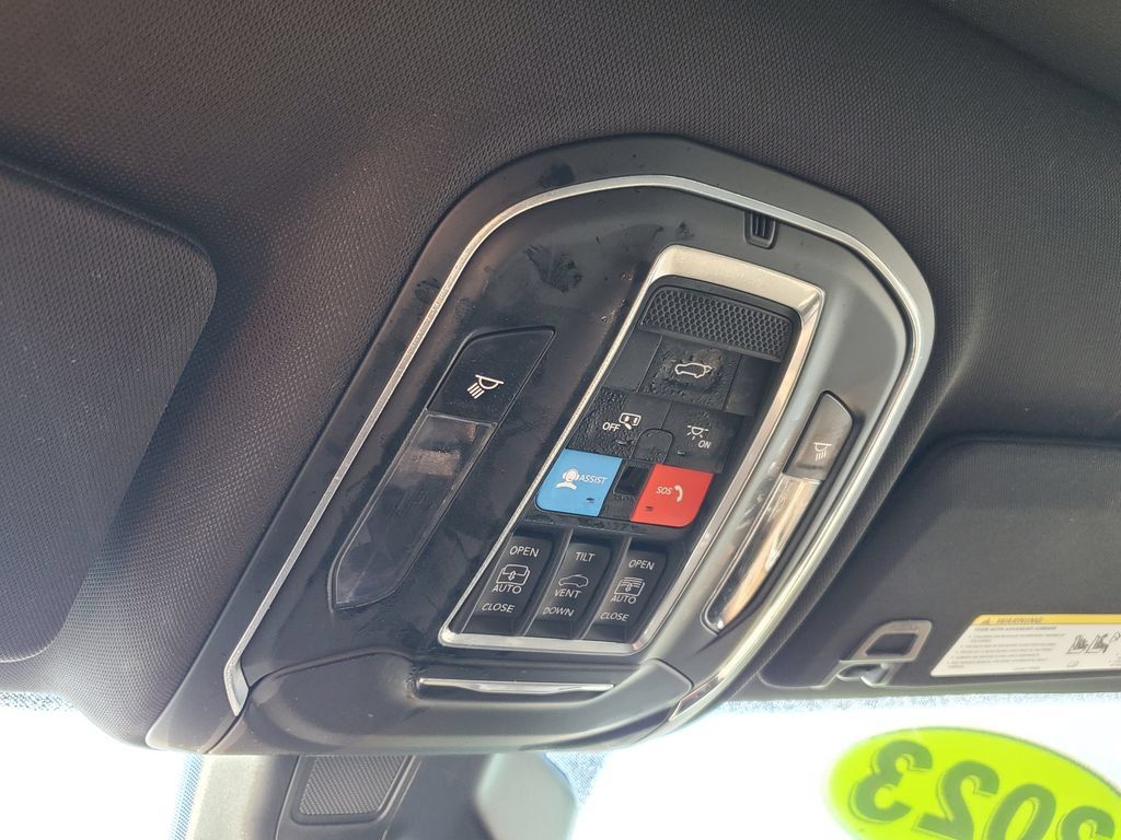 Used 2023 Jeep Grand Cherokee Altitude AWD/4WD image 32