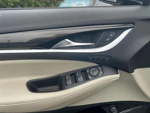 Used 2019 Buick Enclave Premium AWD/4WD image 10