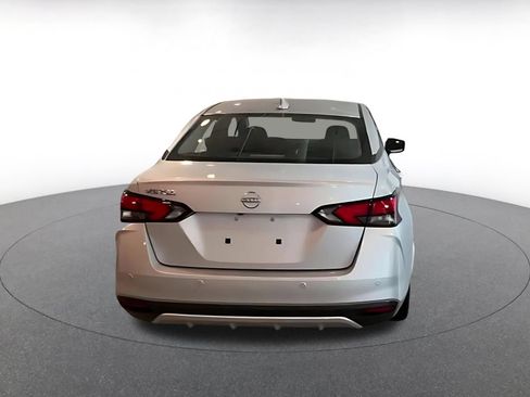 Used 2025 Nissan Versa SV FWD image 11