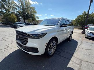 New 2025 Lincoln Navigator Reserve video 2