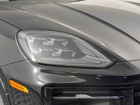 New 2026 Porsche Cayenne GTS AWD/4WD image 15