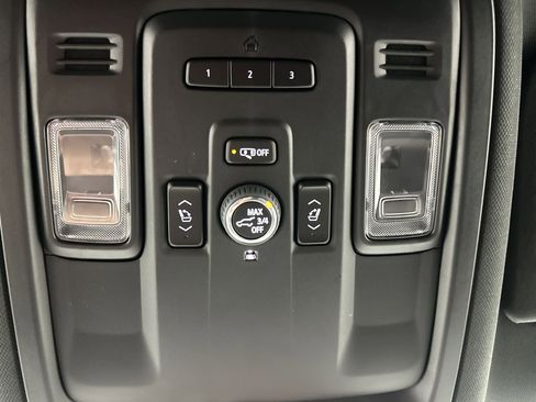Certified 2023 Chevrolet Tahoe Z71 w/ Luxury Package AWD/4WD image 34