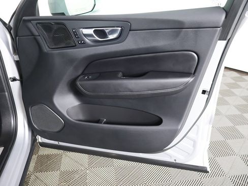 Used 2022 Volvo XC60 B6 Inscription w/ Climate Package image 26