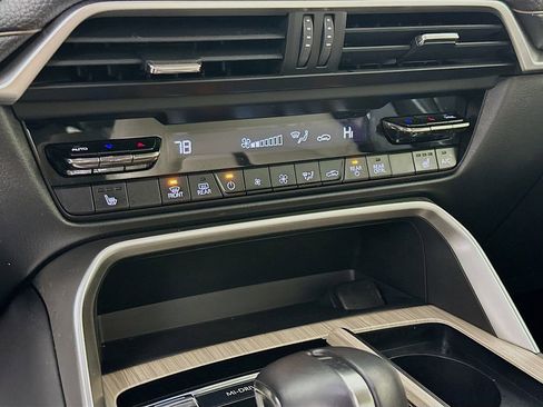 Certified 2024 MAZDA CX-90 3.3 Turbo w/ Preferred Plus image 22