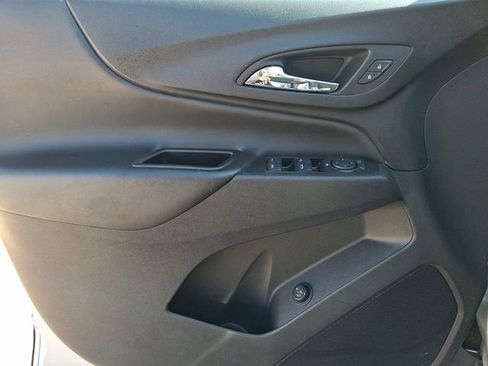 Used 2022 Chevrolet Equinox LT image 13