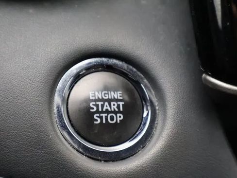 Used 2022 Toyota Highlander LE AWD/4WD image 26