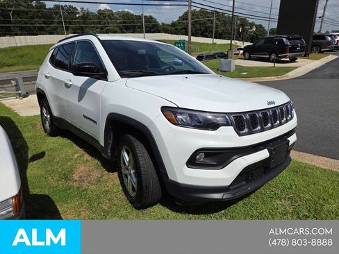 Used 2024 Jeep Compass Latitude AWD/4WD image 24
