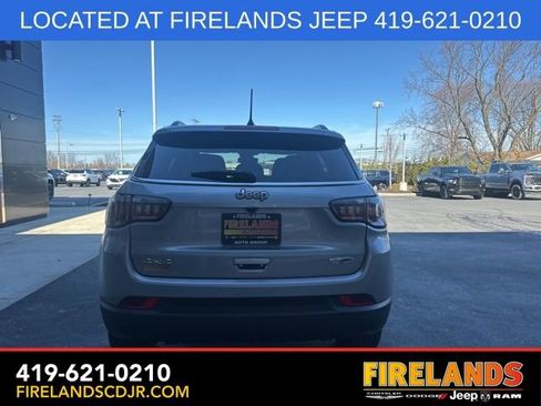 Used 2023 Jeep Compass Latitude image 9