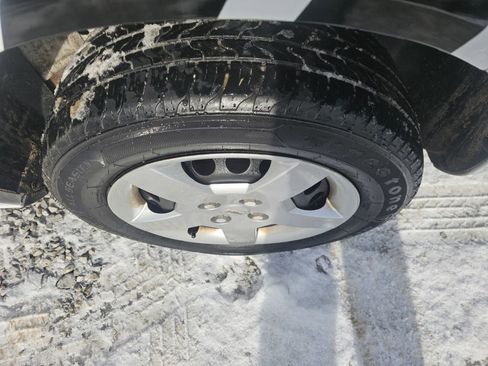 Used 2007 Chevrolet Cobalt LS w/ Enhanced Safety Package image 9