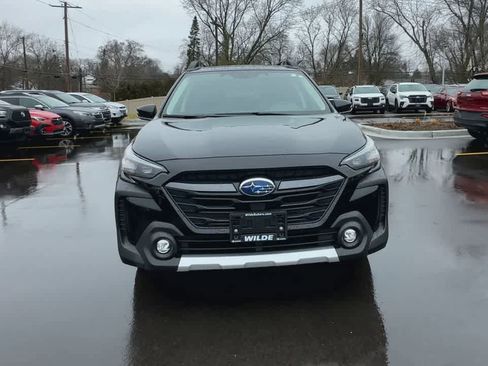 Certified 2025 Subaru Outback Limited image 3