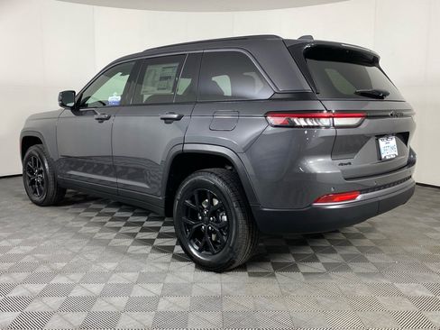 New 2026 Jeep Grand Cherokee Altitude AWD/4WD image 18