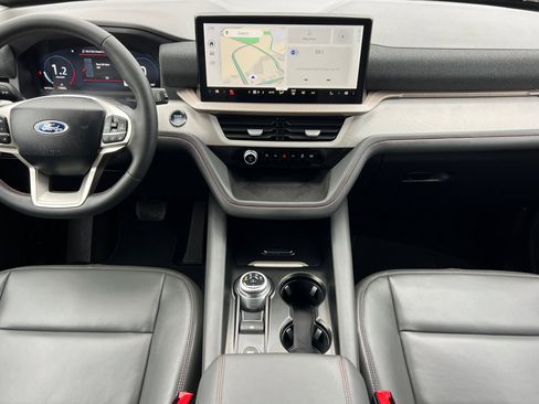 Used 2025 Ford Explorer Active w/ Active Comfort Package image 13