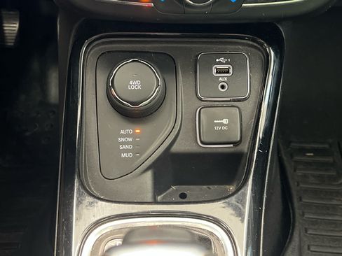 Used 2020 Jeep Compass Limited AWD/4WD image 19