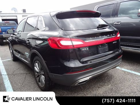 Used 2017 Lincoln MKX Reserve AWD/4WD image 4