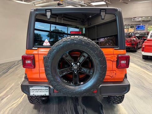 Used 2018 Jeep Wrangler Unlimited Sahara w/ Cold Weather Group AWD/4WD image 36