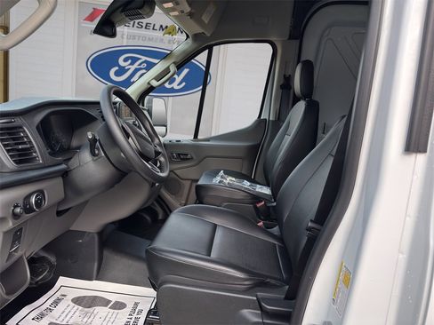 New 2025 Ford Transit 250 148 Medium Roof image 19