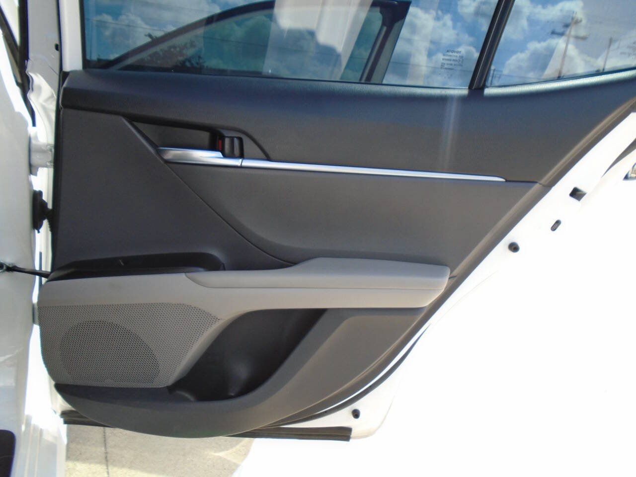 Used 2023 Toyota Camry LE FWD image 30