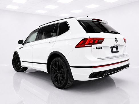 Used 2022 Volkswagen Tiguan SE R-Line AWD/4WD image 5