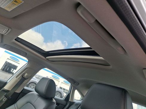 Used 2023 Honda Civic Touring image 13