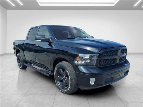 Used 2022 RAM 1500 Classic SLT w/ Electronics Convenience Group AWD/4WD image 2