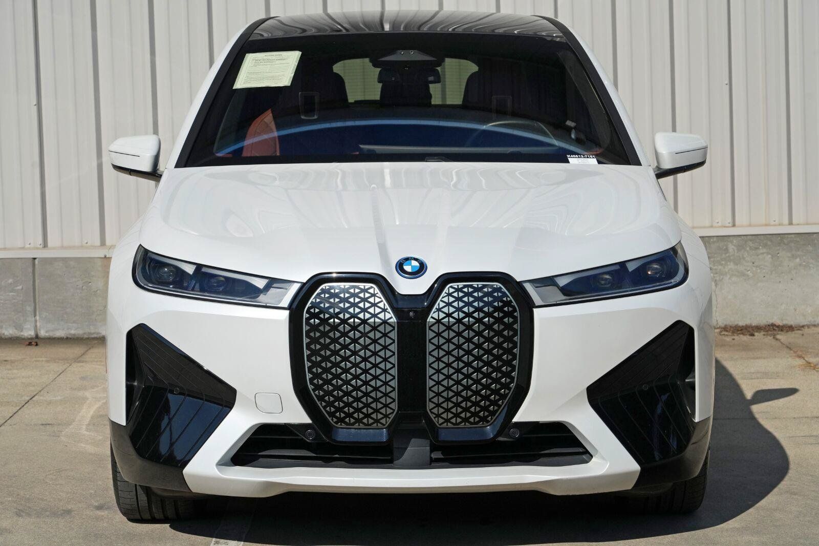 Used 2022 BMW iX xDrive50 w/ Premium Package AWD/4WD image 47