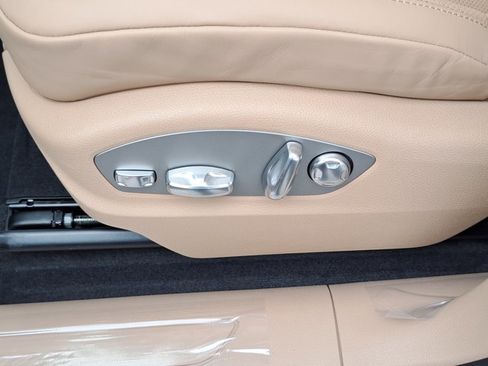 New 2026 Porsche Macan image 23