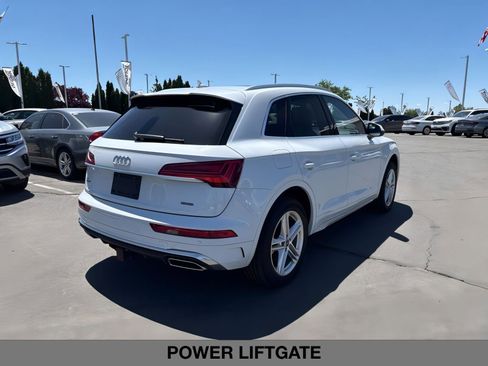 Used 2022 Audi Q5 e Premium w/ Convenience Package image 4