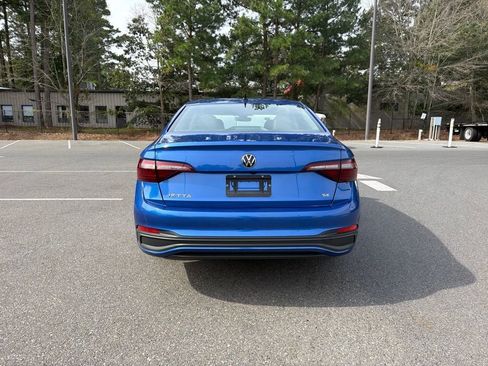 Used 2024 Volkswagen Jetta SE FWD image 6