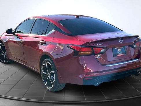 Used 2023 Nissan Altima 2.5 SR w/ SR Premium Package image 4
