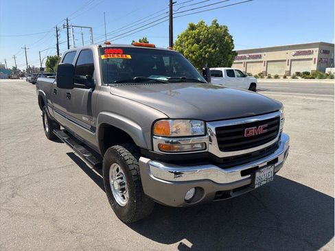 Used 2006 GMC Sierra 2500 SLE w/ Skid Plate Package AWD/4WD image 2