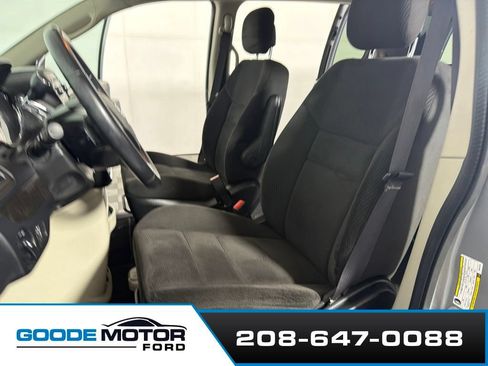 Used 2016 Dodge Grand Caravan SE w/ Quick Order Package 29E SE FWD image 10