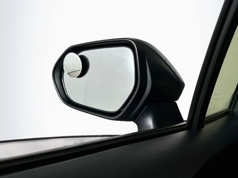 Used 2022 Toyota Corolla LE FWD image 16