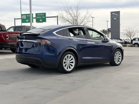 Used 2018 Tesla Model X 75D image 28