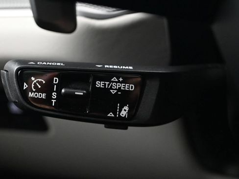 Used 2026 Porsche Cayenne AWD/4WD image 25