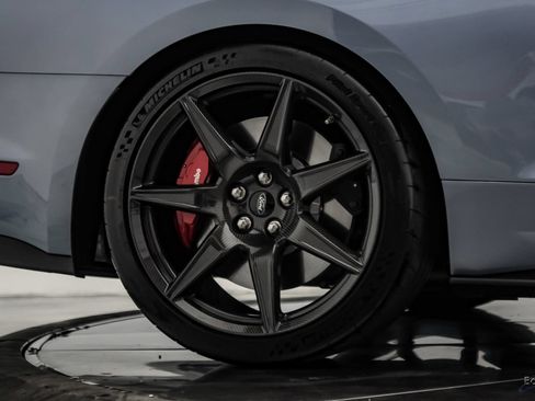 Used 2022 Ford Mustang Shelby GT500 w/ Carbon Fiber Track Pack RWD image 98