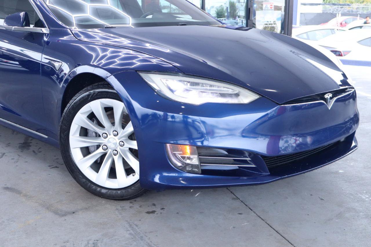 Used 2018 Tesla Model S 100D AWD/4WD image 2
